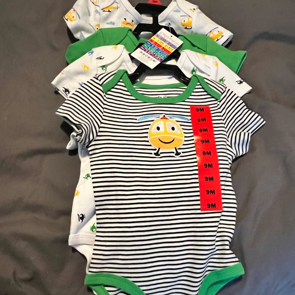 Set of 4 diaper shirts helicopter